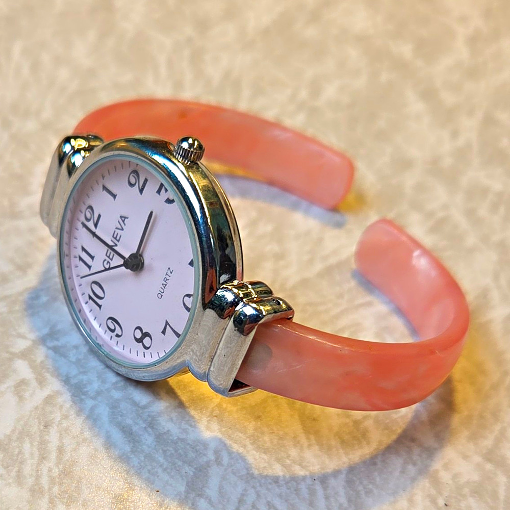 Geneva Women’s Dress Quartz Analog Watch White Dial Pink Plastic Bangle Band